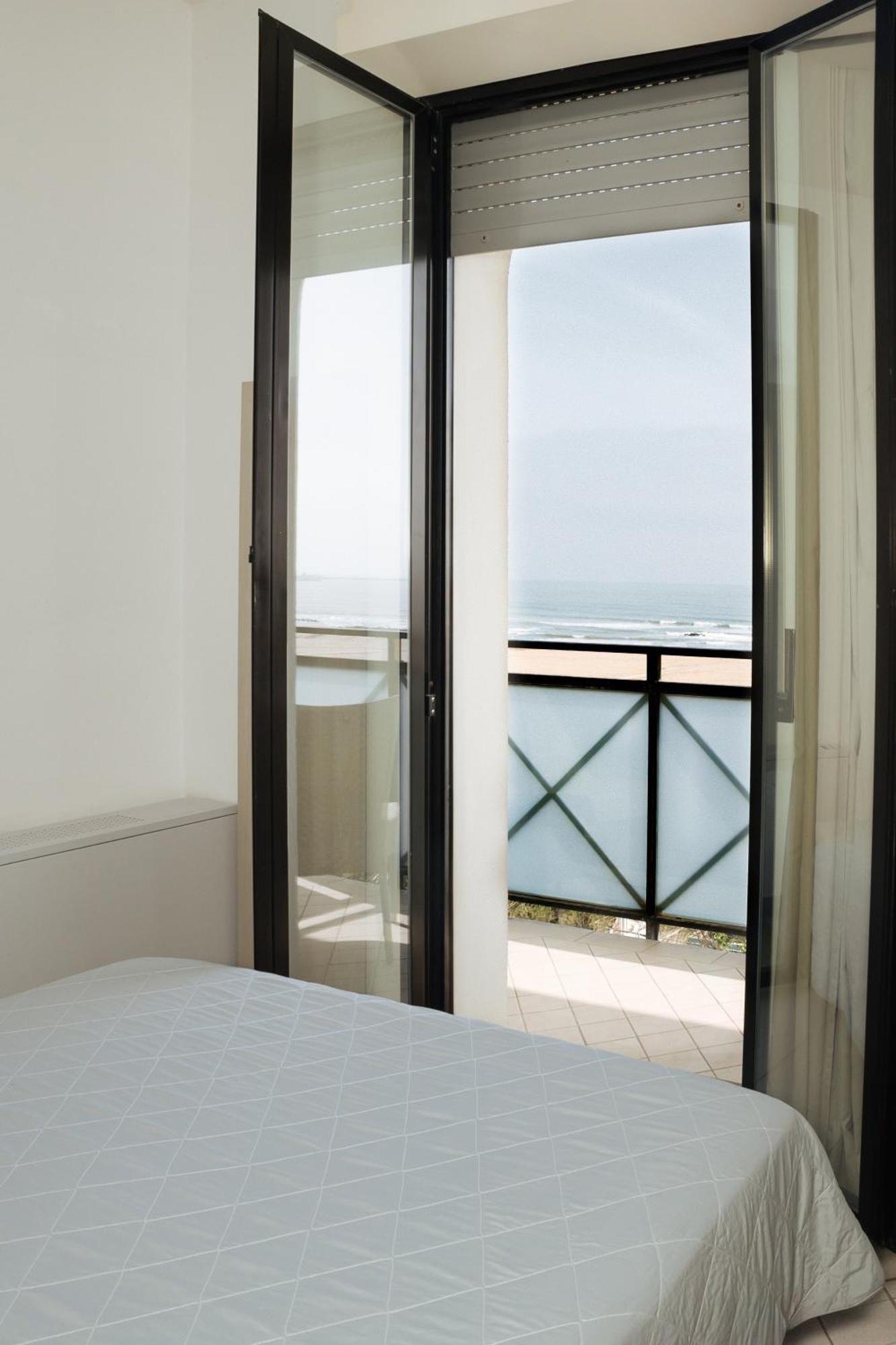 Gabbiano Apartments 里米尼 外观 照片